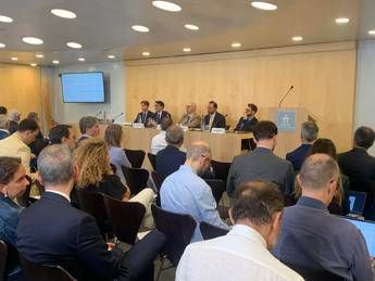 Assogasliquidi: “Nel 2024 mercato gnl recupera, possibile raddoppio consumi in 3 anni”